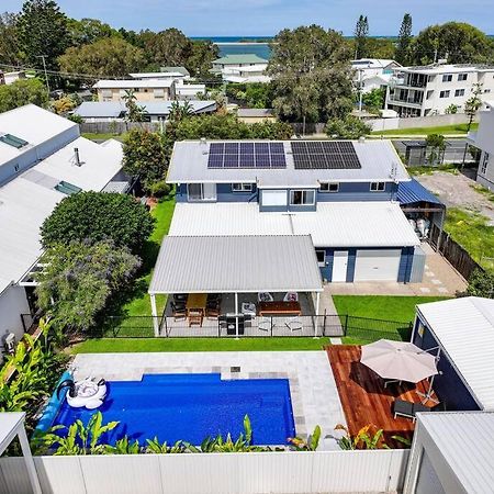 Blue Haven With Room For The Boat Caravan And Dog Golden Beach Exterior photo